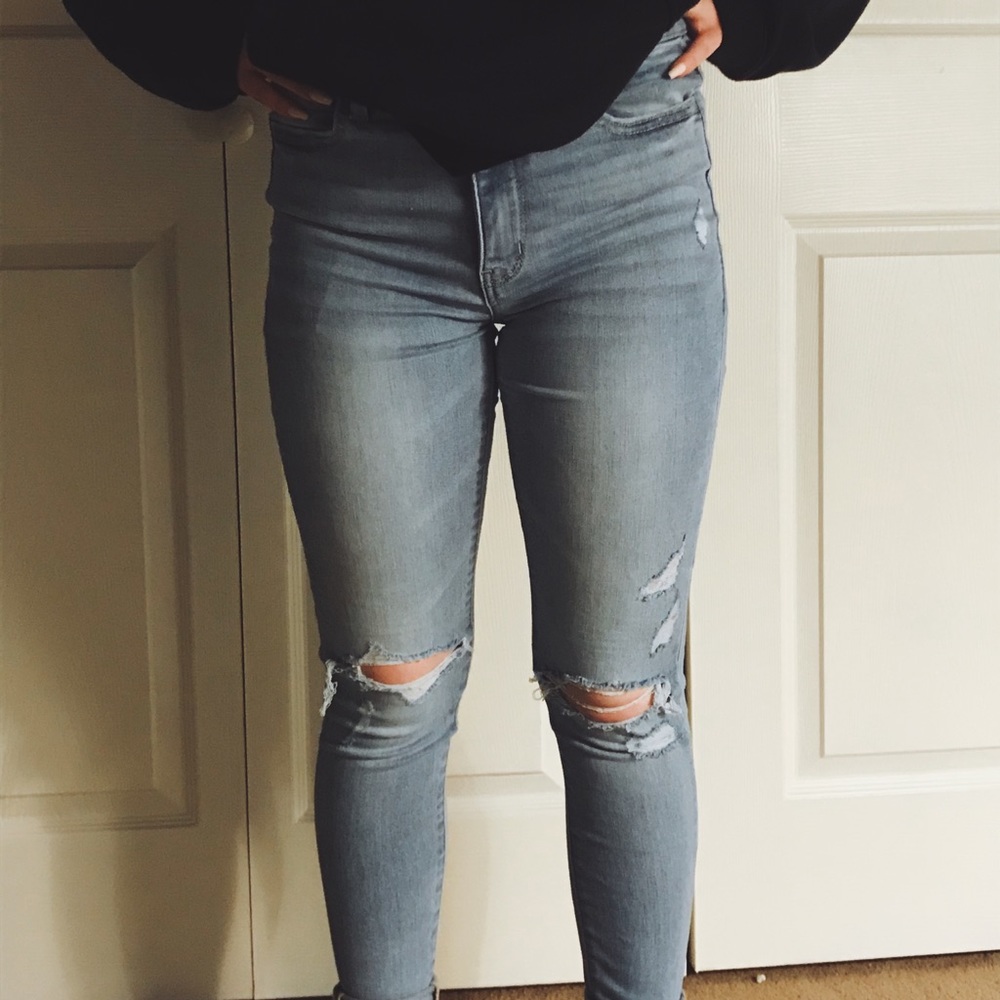 AMERICAN EAGLE JEANS